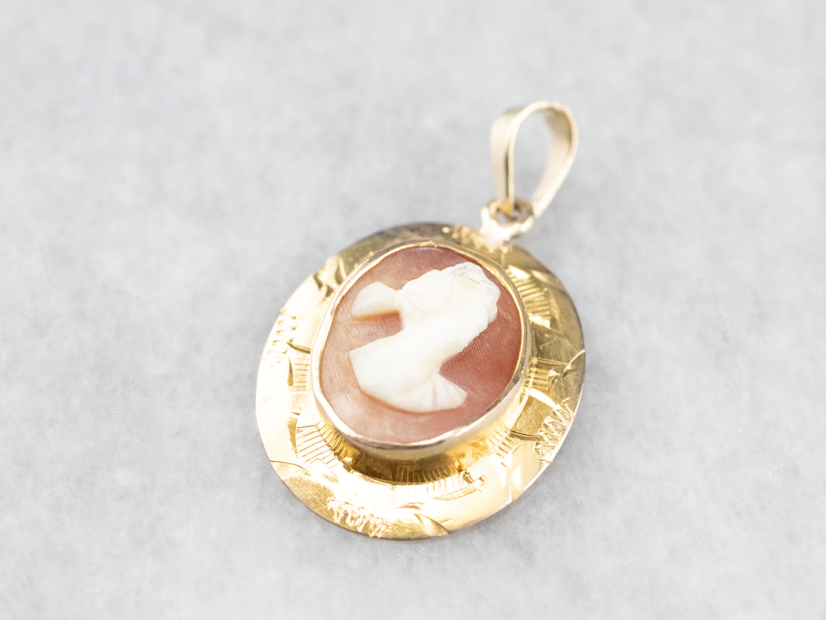 Small Mid Century Cameo Pendant