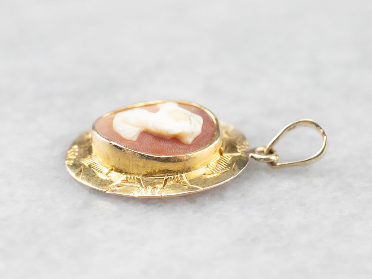Small Mid Century Cameo Pendant