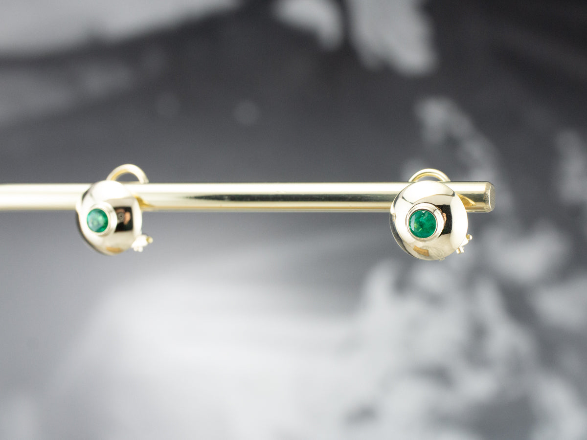 Aretes de oro esmeralda con engaste de bisel
