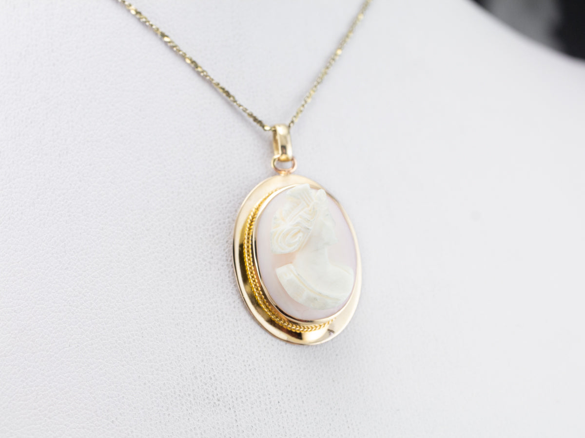 Vintage Gold Pink Shell Cameo Pedant