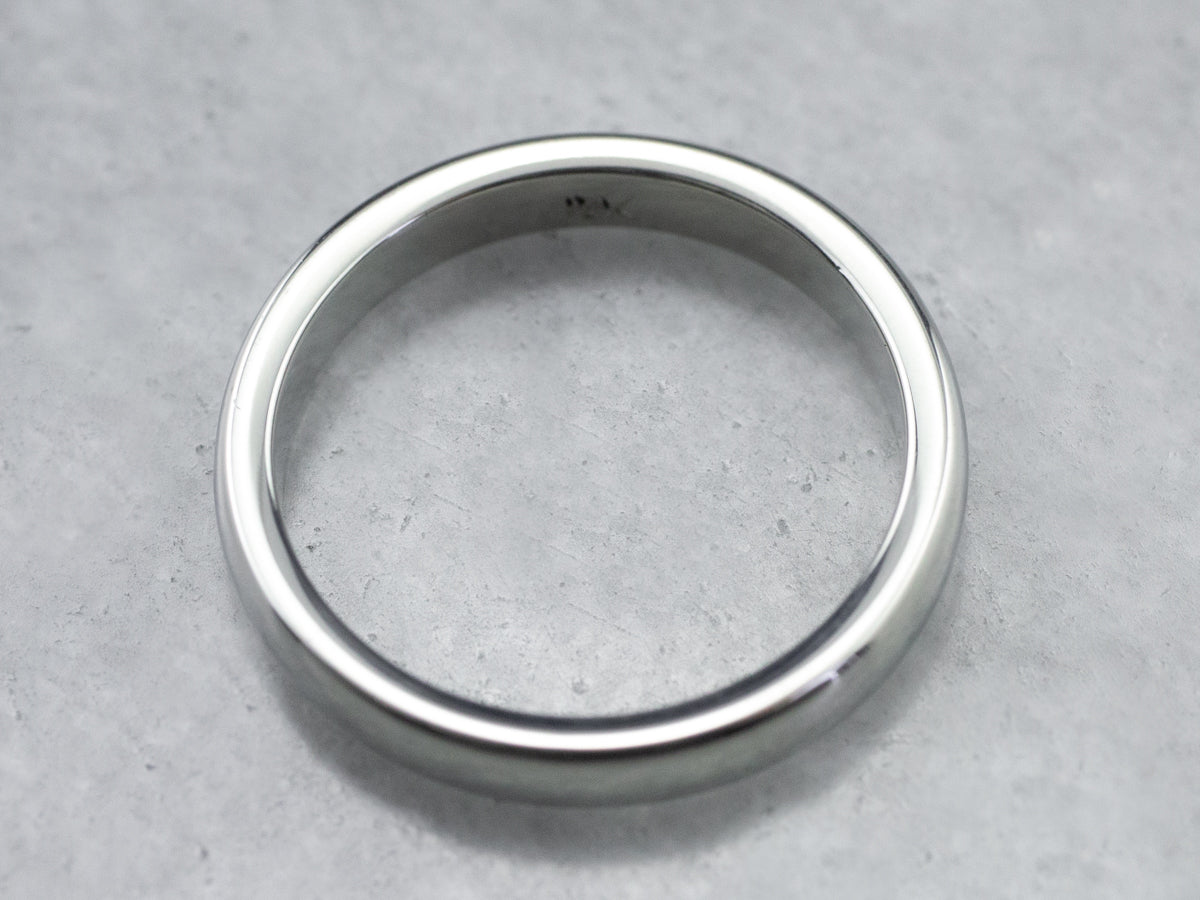 Sleek 18K White Gold Band
