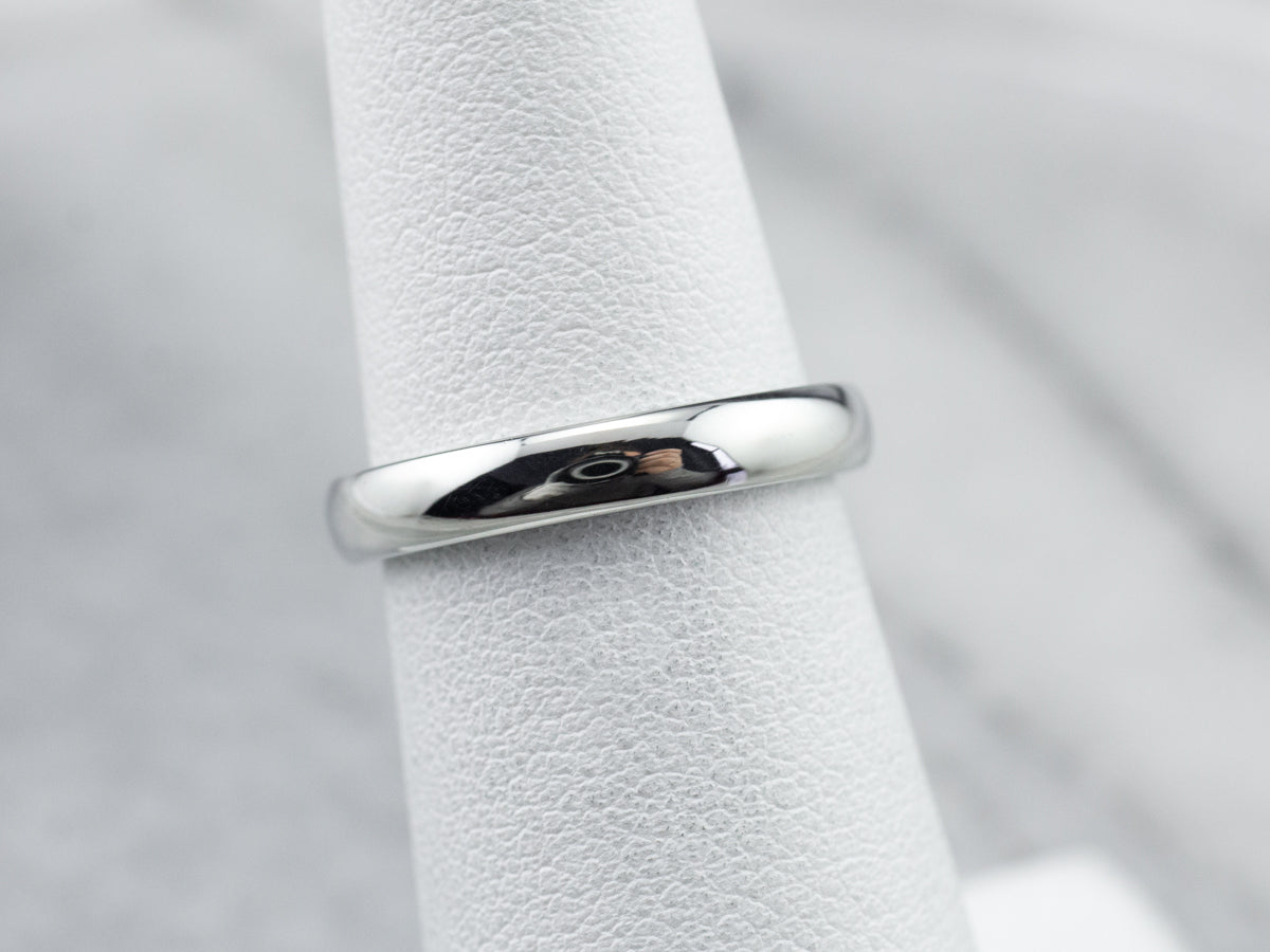 Sleek 18K White Gold Band