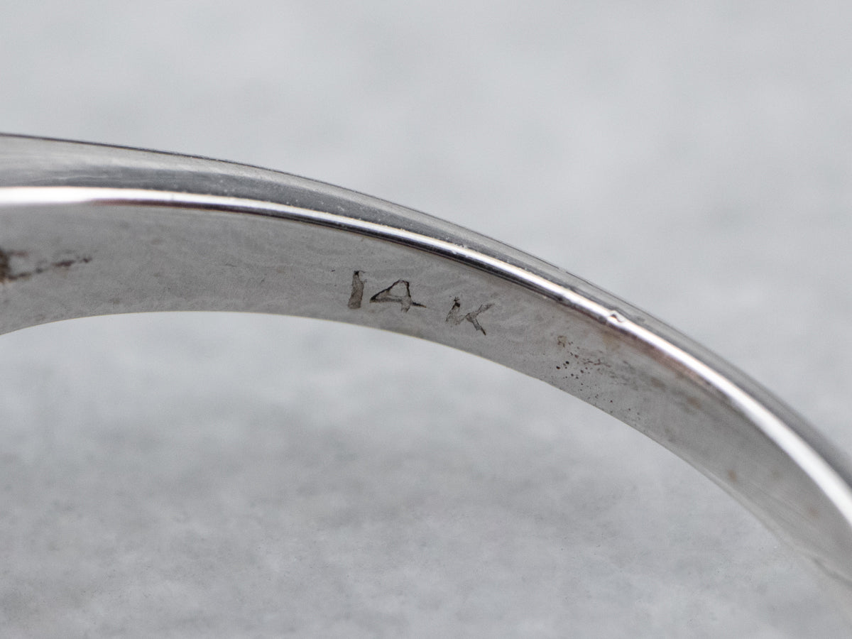 Anillo Estrella de Oro con Granate y Diamantes