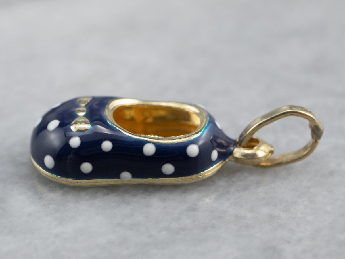 Charm para zapatos esmaltado con lunares azules