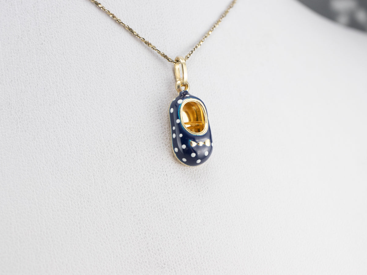 Charm para zapatos esmaltado con lunares azules