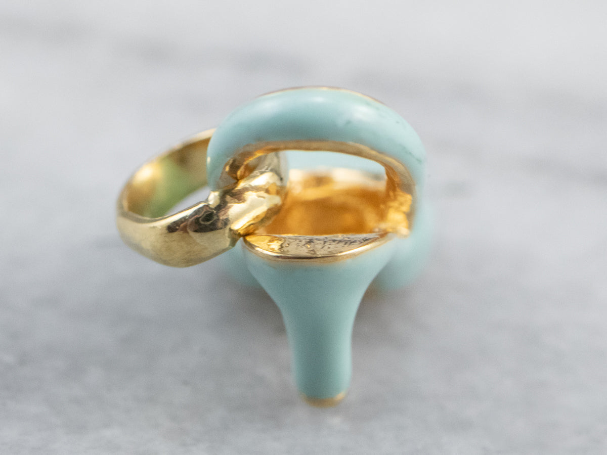 Colgante de tacón alto de oro y esmalte