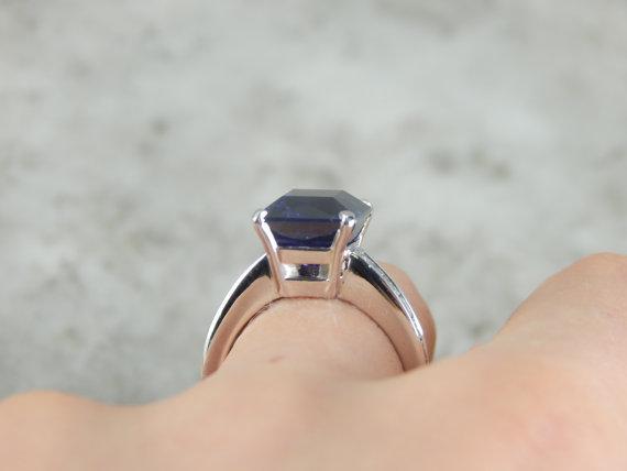 Indigo Sapphire from Sri Lanka, Set in White Gold