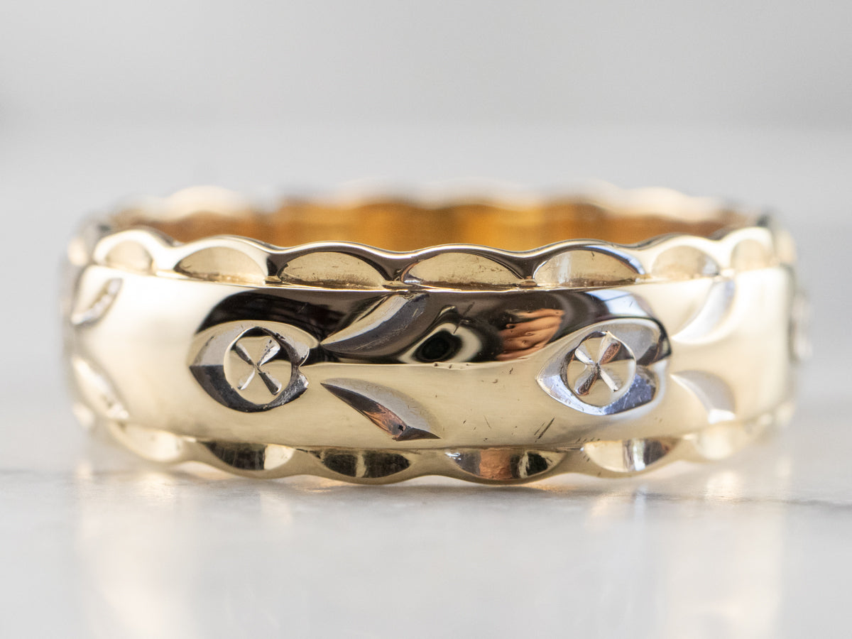 Vintage Scalloped Two Tone Gold Wedding Band