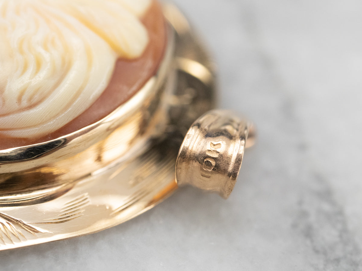 Gold Mid Century Cameo Pedant