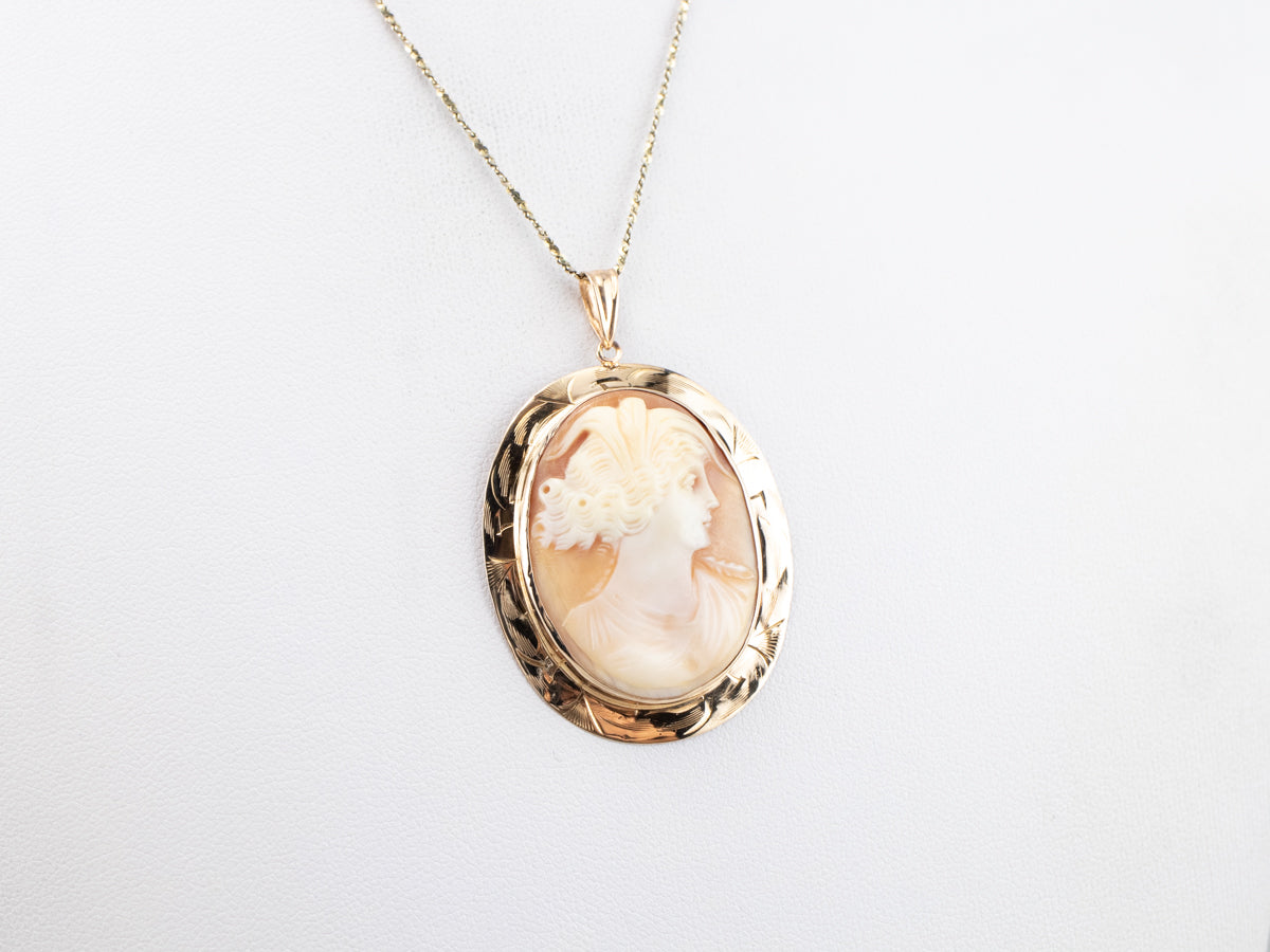 Gold Mid Century Cameo Pedant