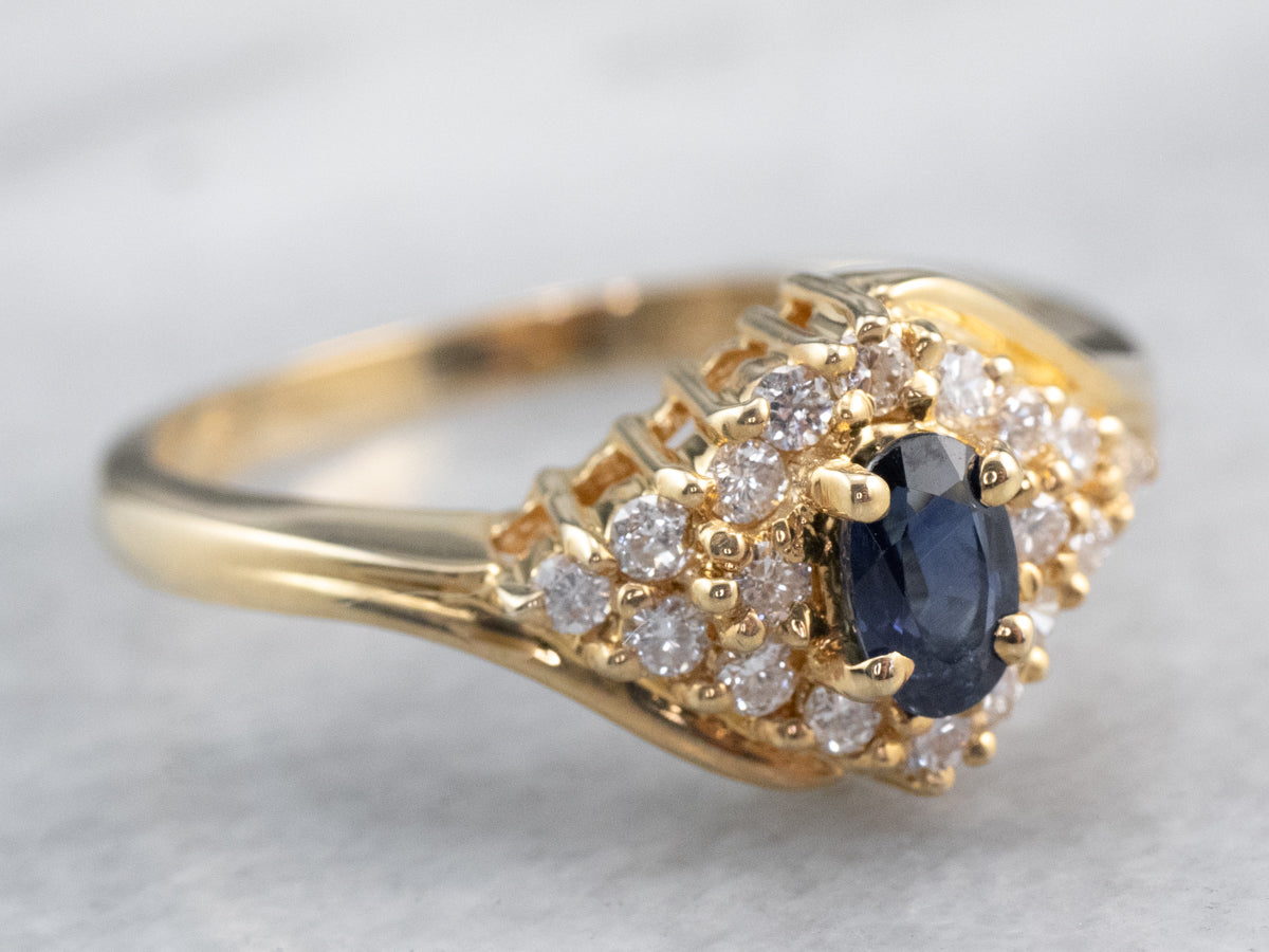 Anillo bypass de zafiro y diamantes