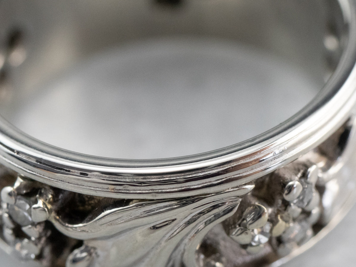 Anillo de diamantes botánicos de oro blanco