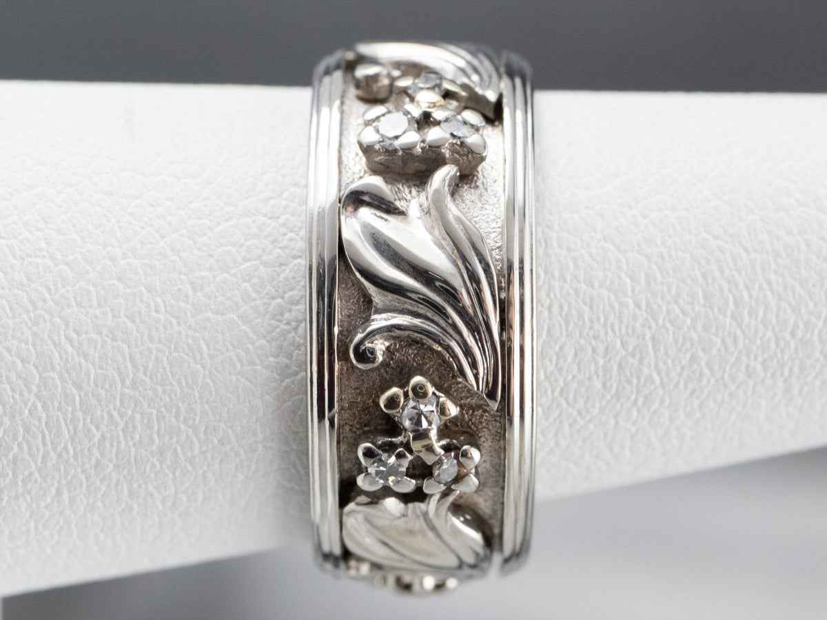 Anillo de diamantes botánicos de oro blanco