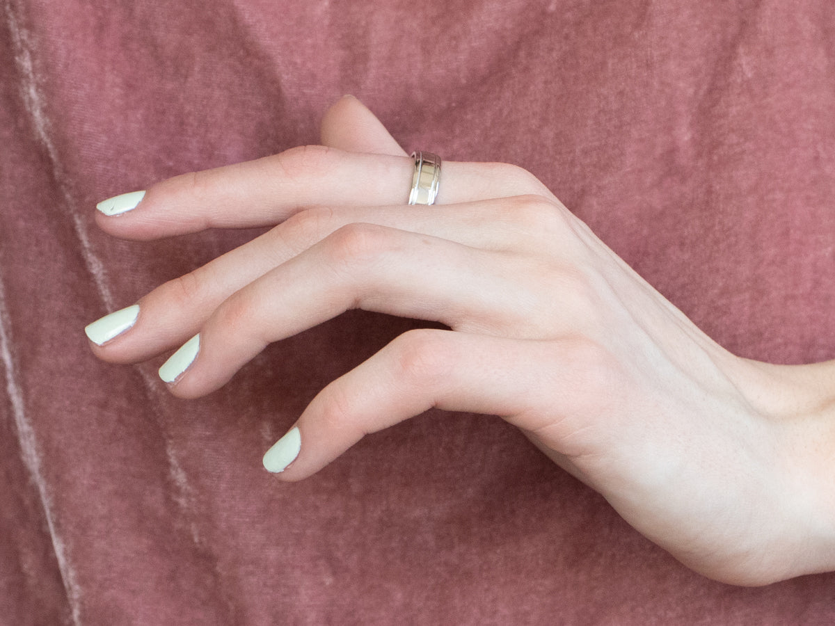 Platinum Comfort Fit Wedding Band