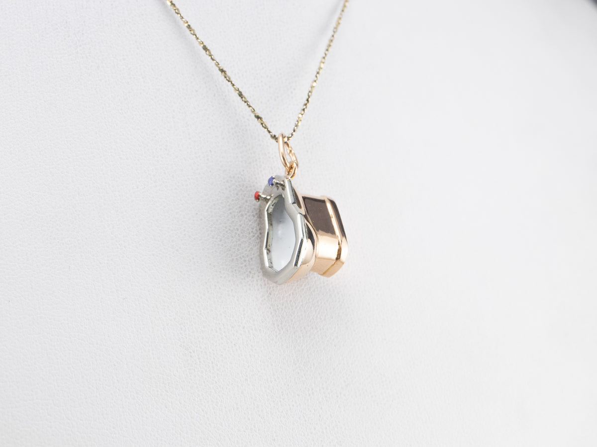 Charm para bidé esmaltado en oro de 18 quilates