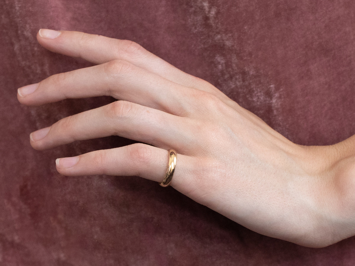 Unisex 18K Gold Plain Wedding Band