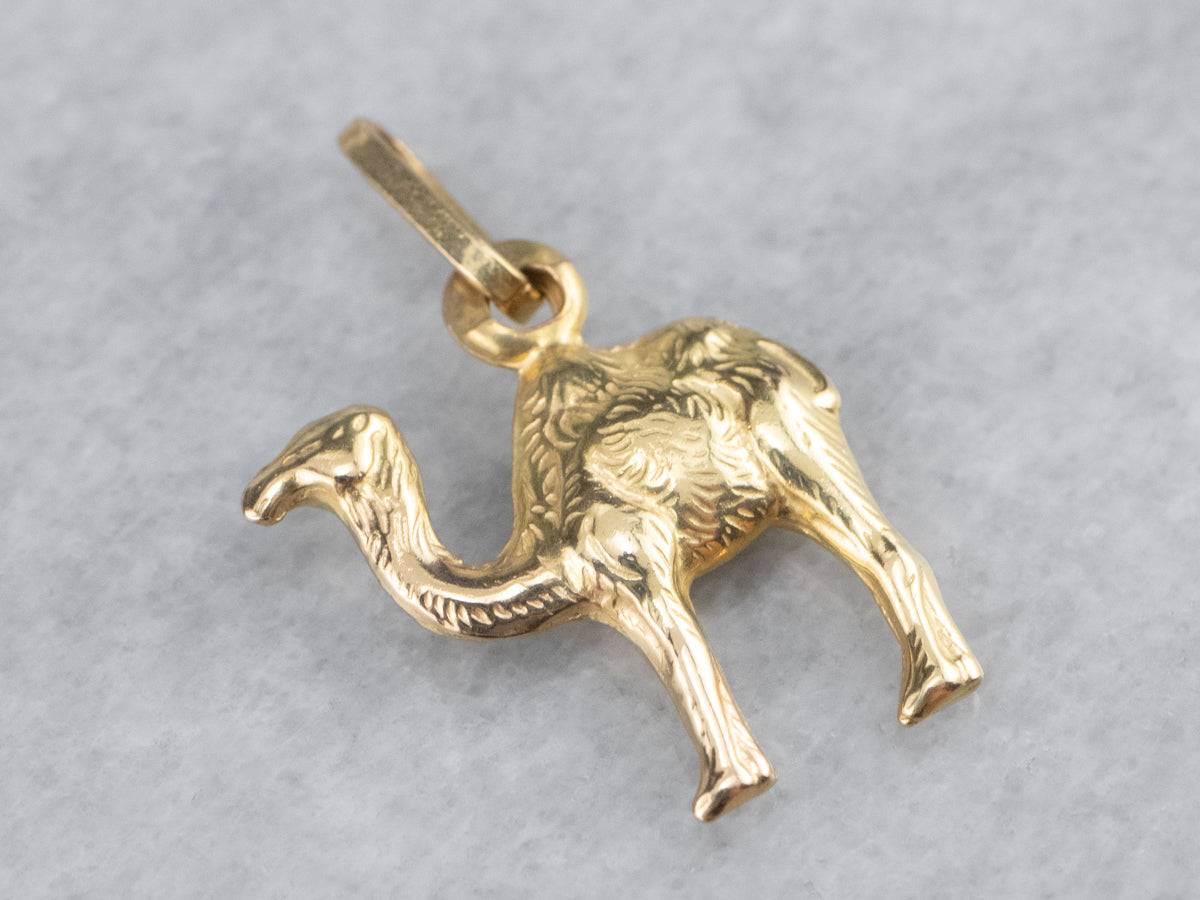 Vintage 18K Gold Camel Charm