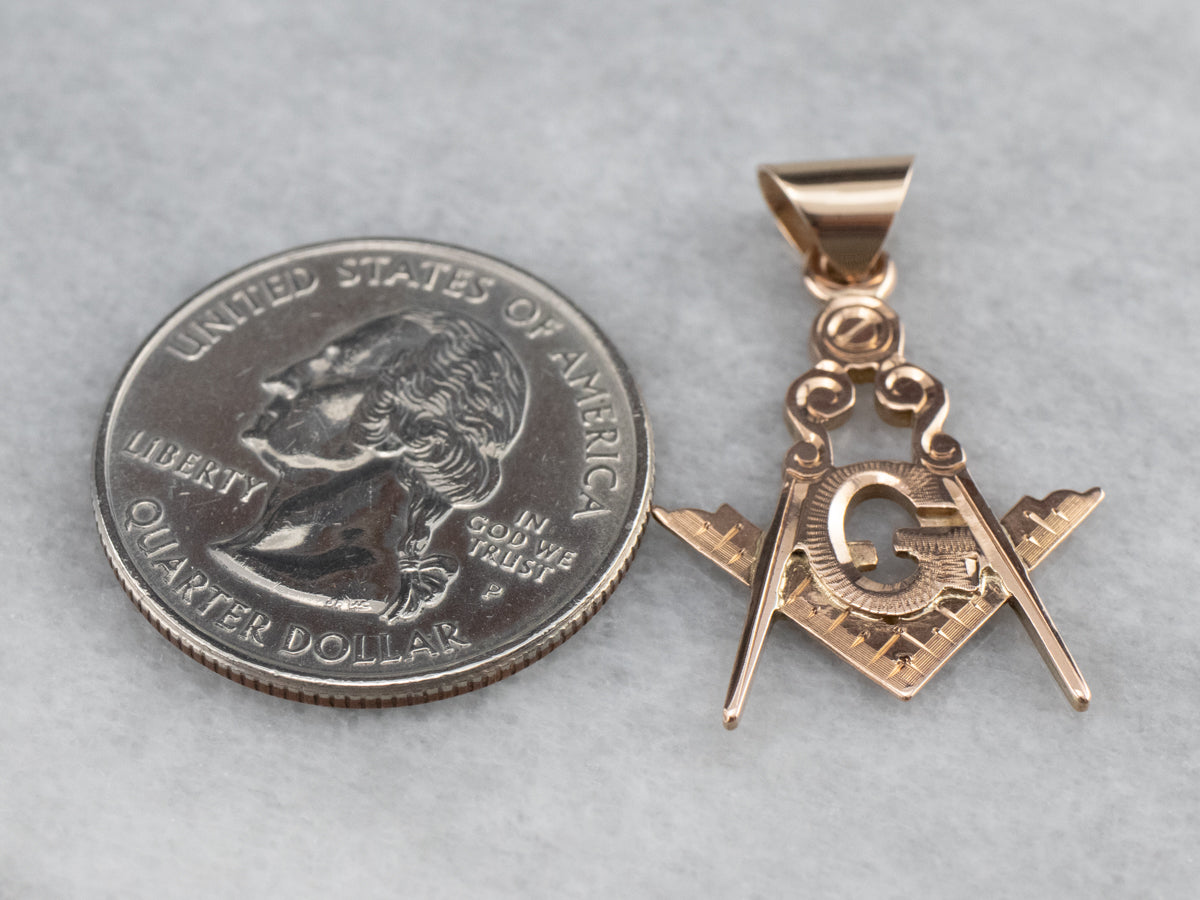 Colgante de albañil de oro antiguo