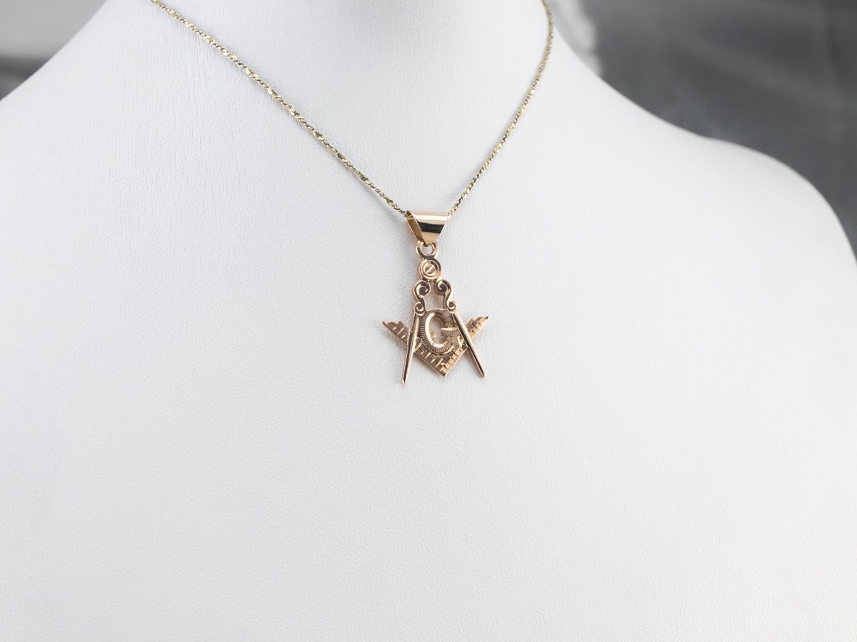 Colgante de albañil de oro antiguo