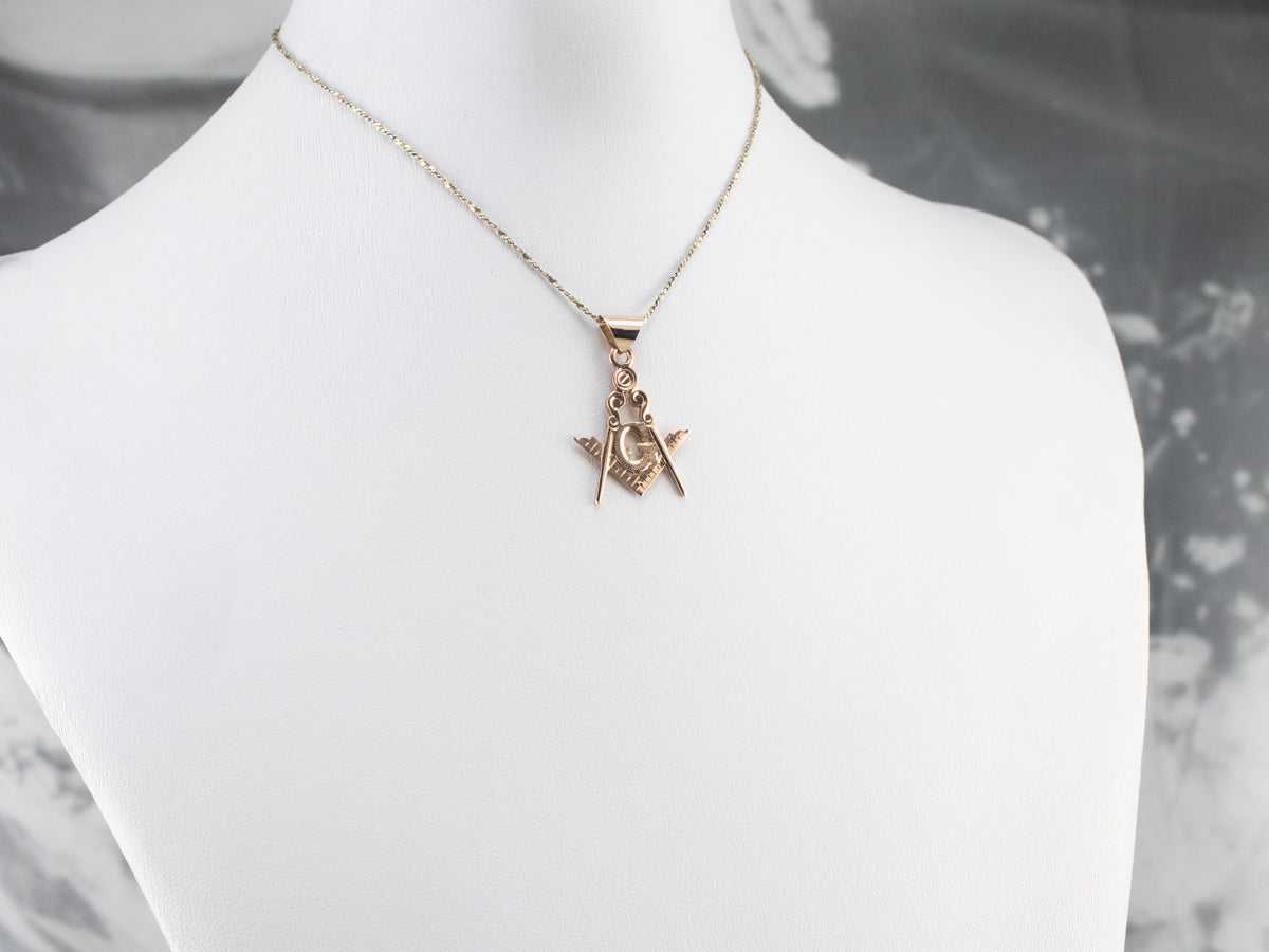 Colgante de albañil de oro antiguo