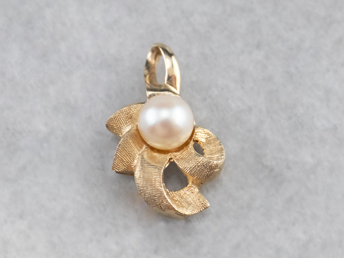 Vintage Textured Gold Pearl Pendant