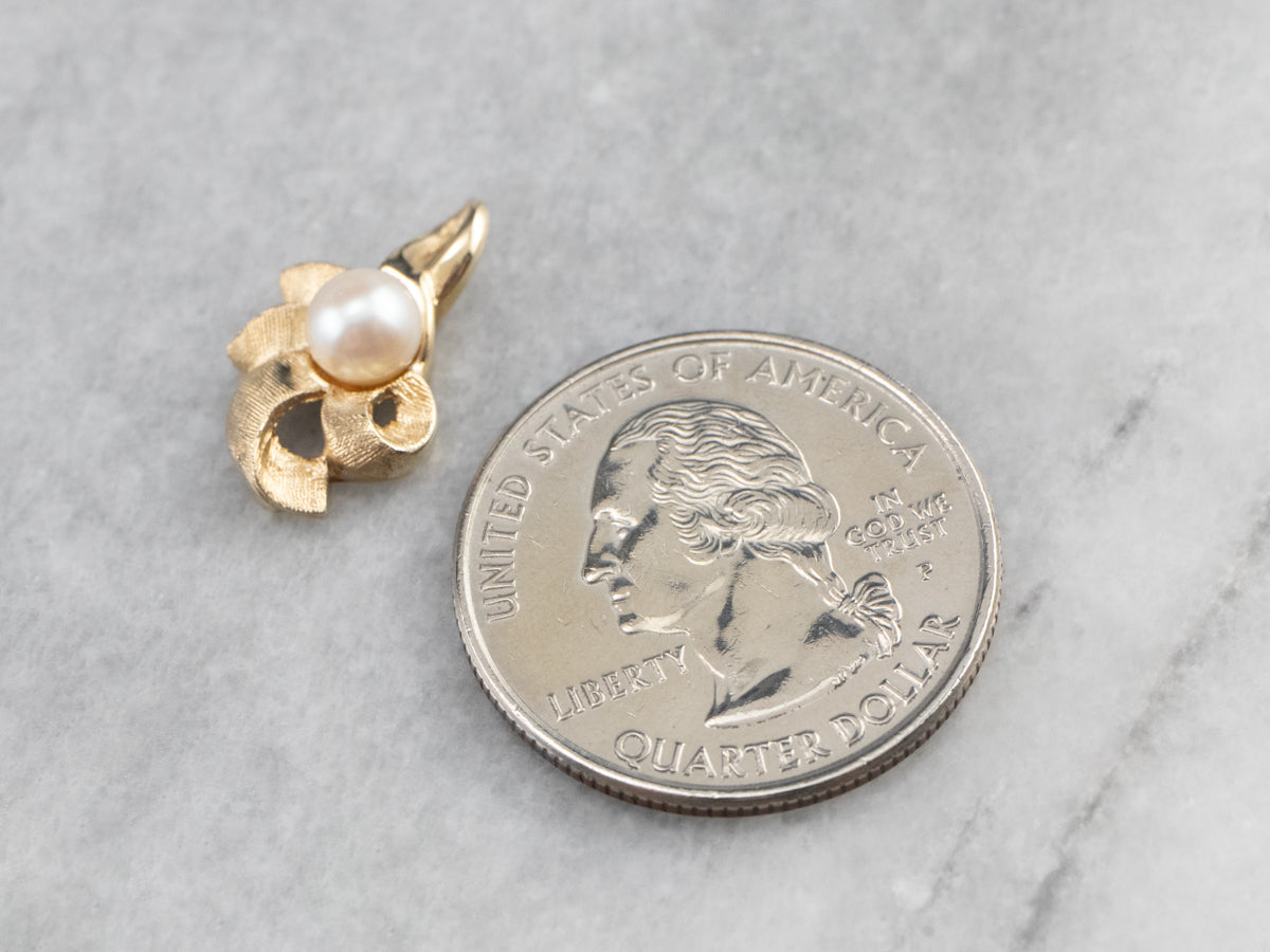 Vintage Textured Gold Pearl Pendant
