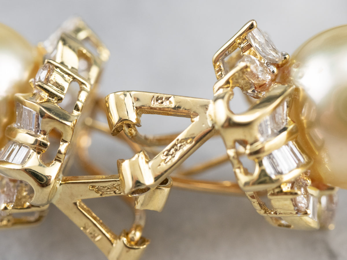 Pendientes llamativos de oro de 18 quilates con diamantes y perlas