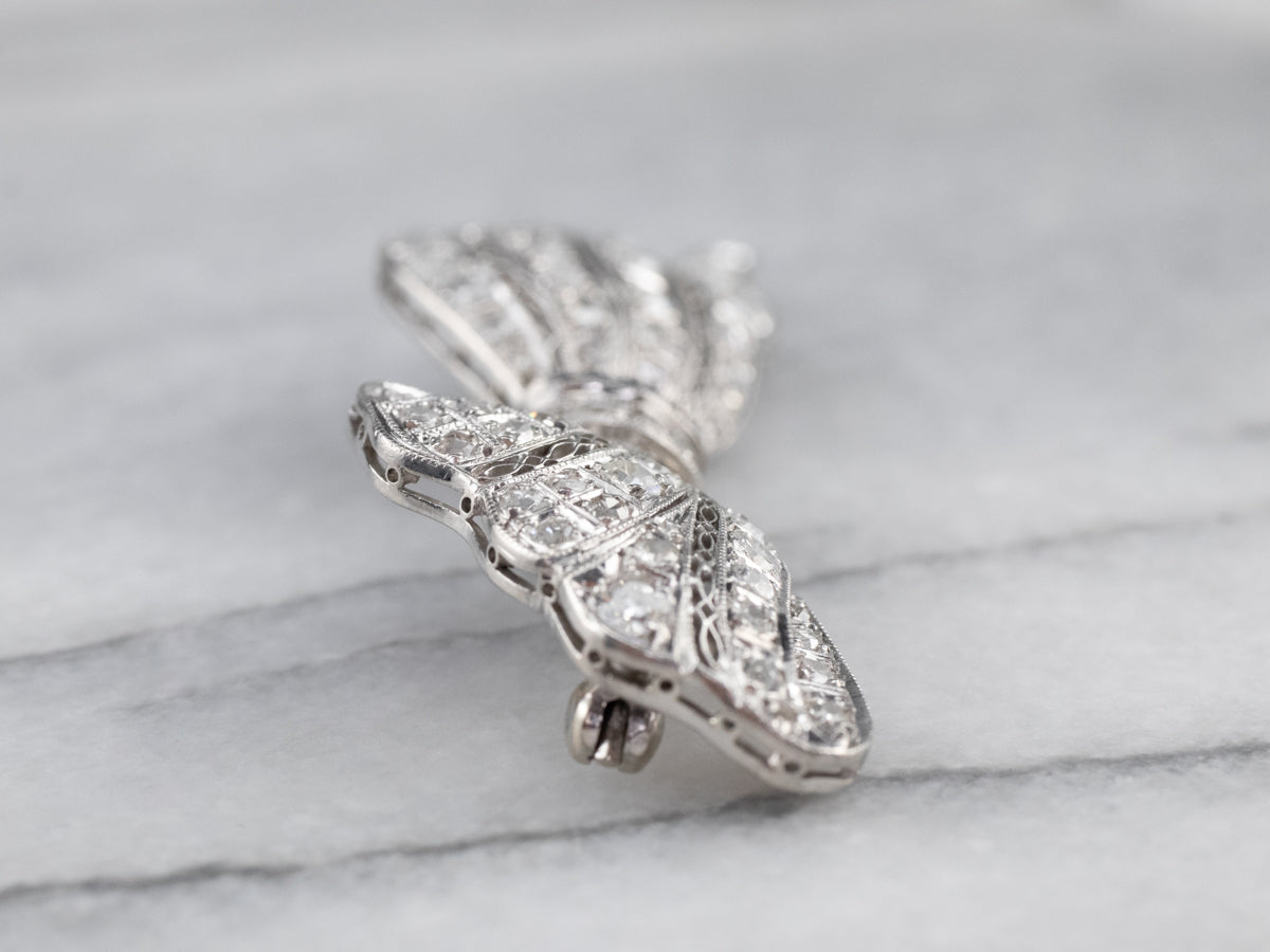 Pin de filigrana de zafiro y diamantes Art Déco de platino