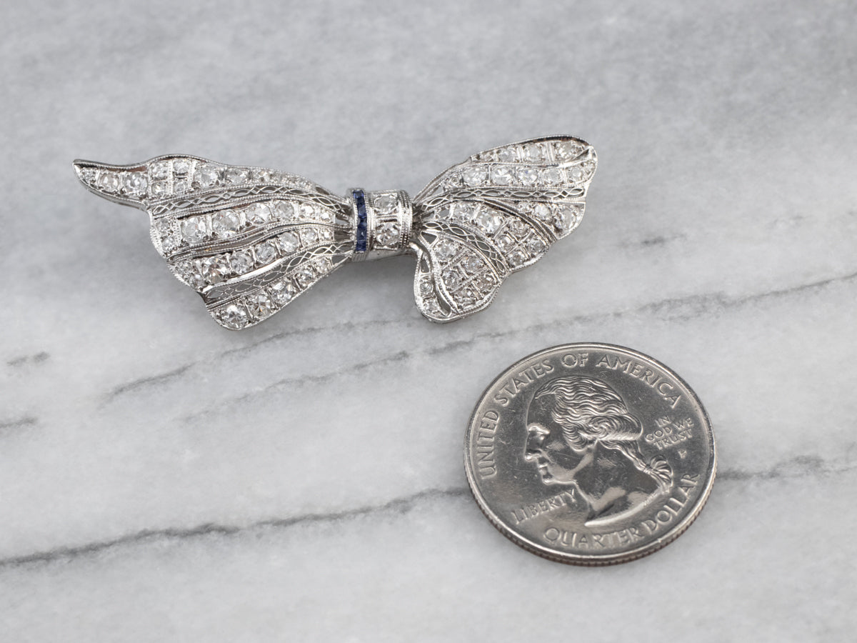 Pin de filigrana de zafiro y diamantes Art Déco de platino