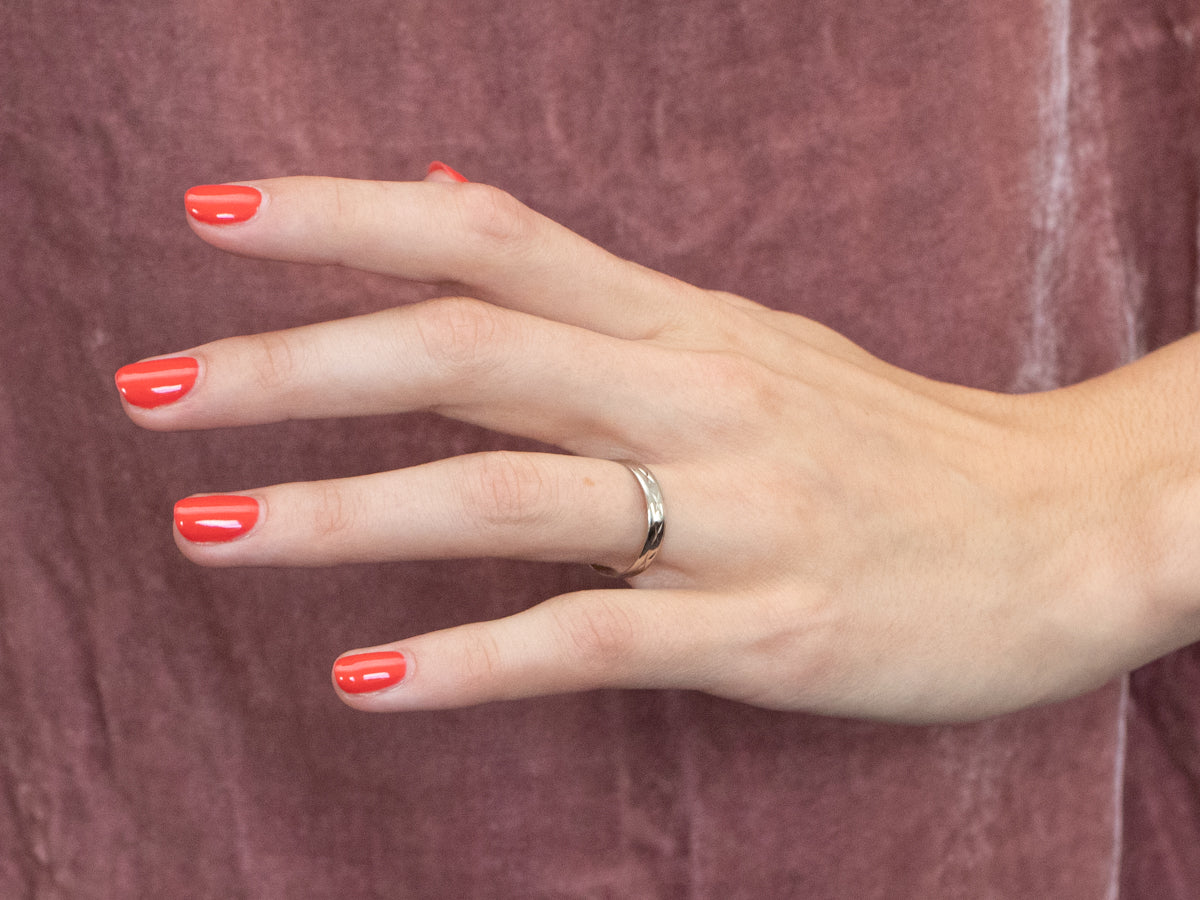 Patterned 18K White Gold Wedding Band