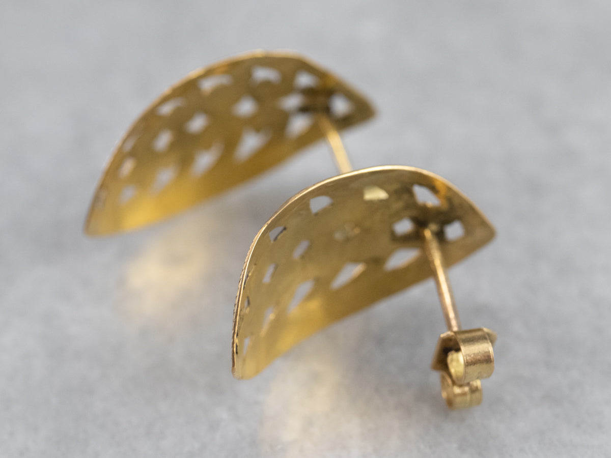 Engraved 18K Gold Leaf Shape Stud Earrings