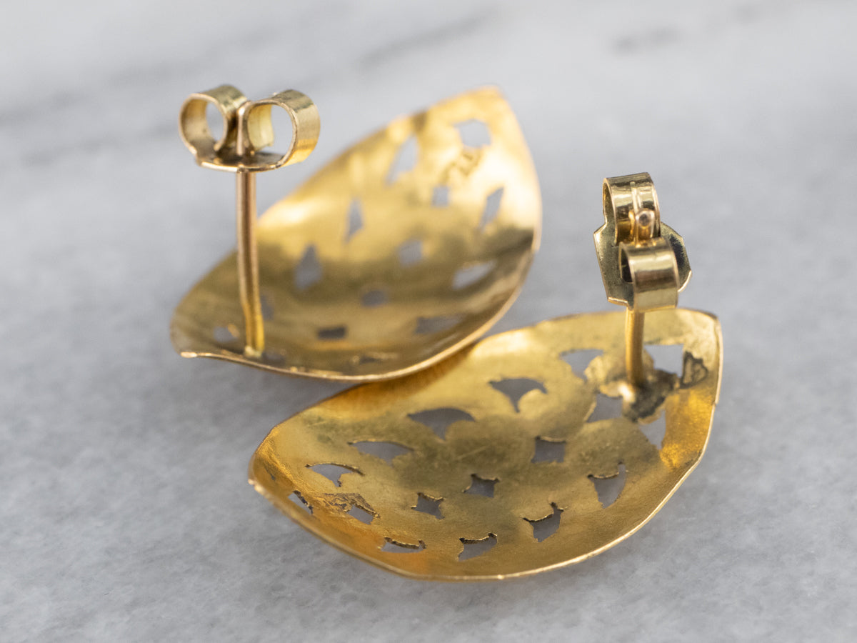 Engraved 18K Gold Leaf Shape Stud Earrings