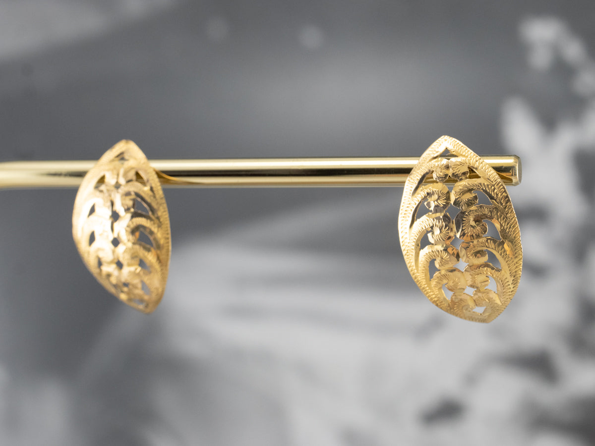 Engraved 18K Gold Leaf Shape Stud Earrings