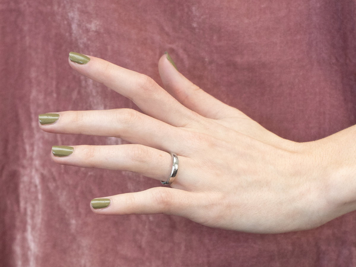 18K Gold Engraved Wheat Pattern Band