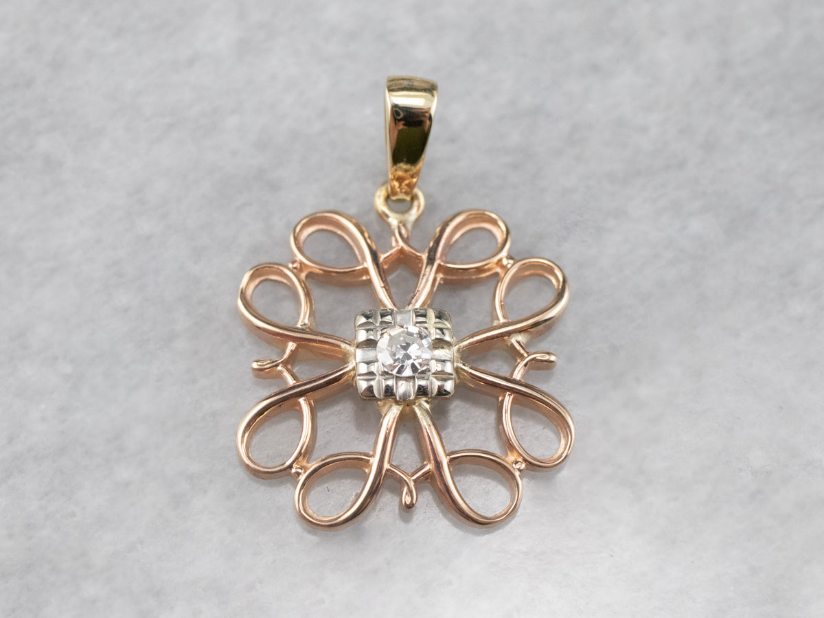 Colgante de filigrana de oro tricolor con diamantes
