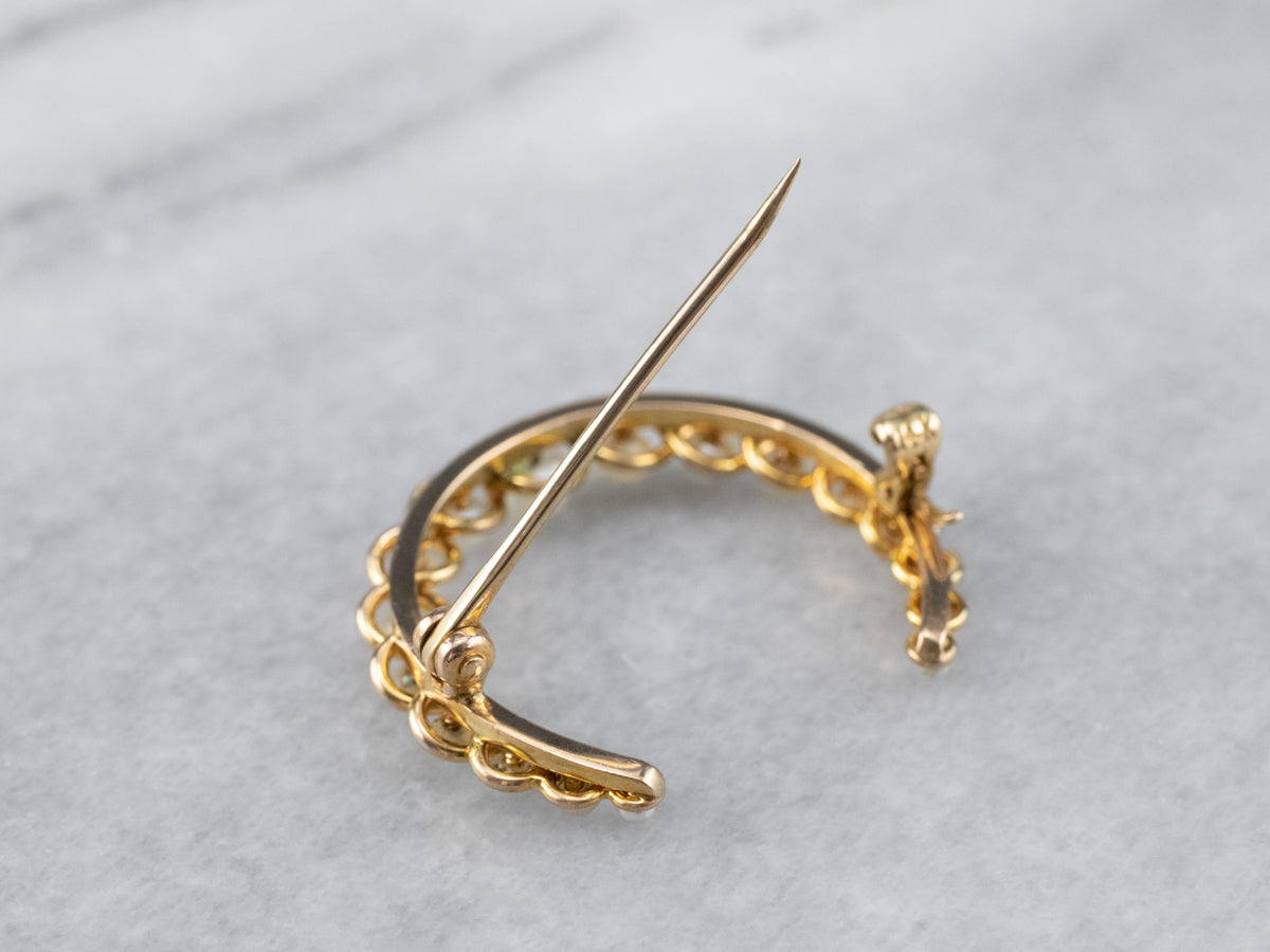 Broche de luna creciente con perlas de oro antiguo