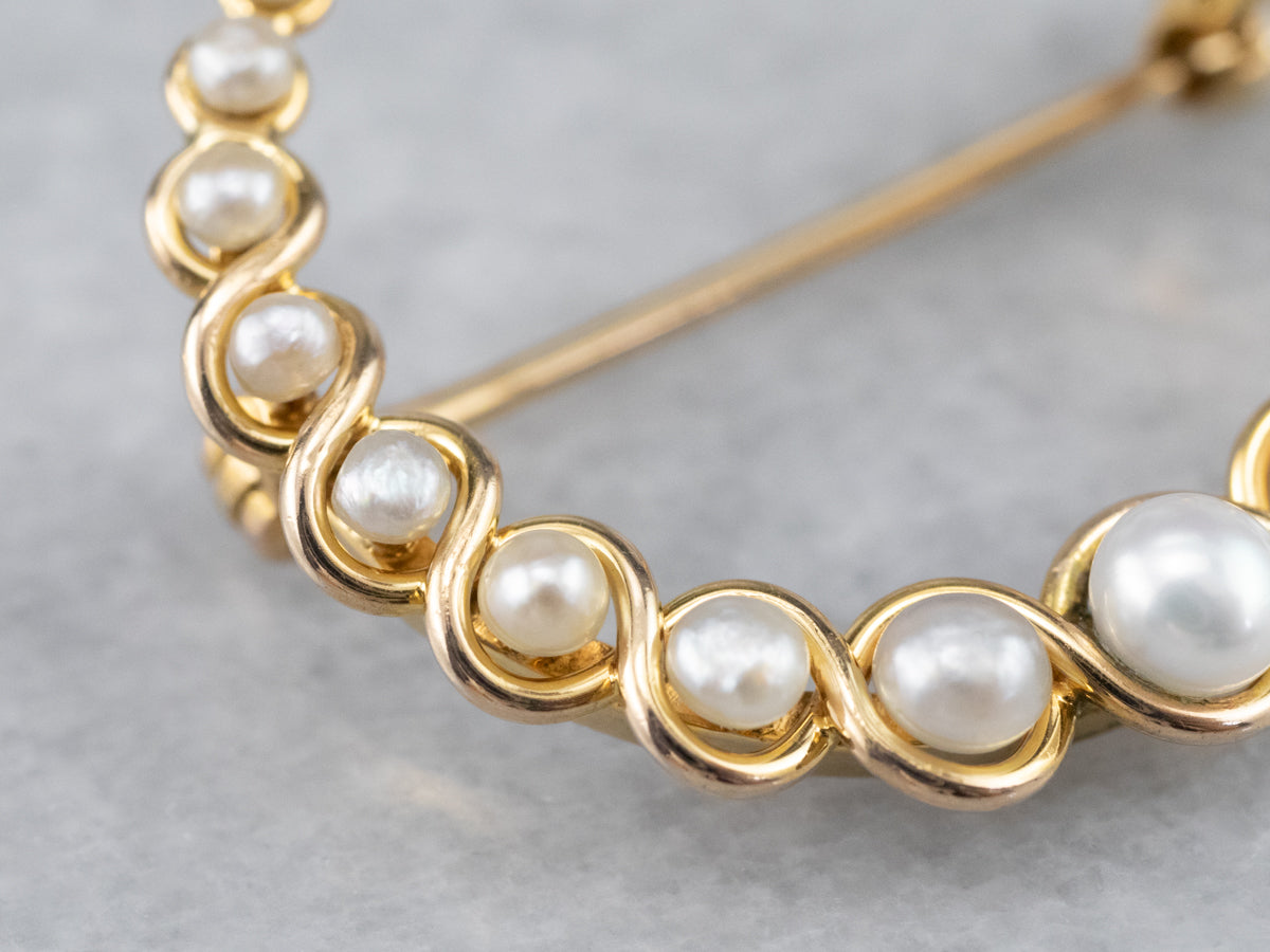 Broche de luna creciente con perlas de oro antiguo