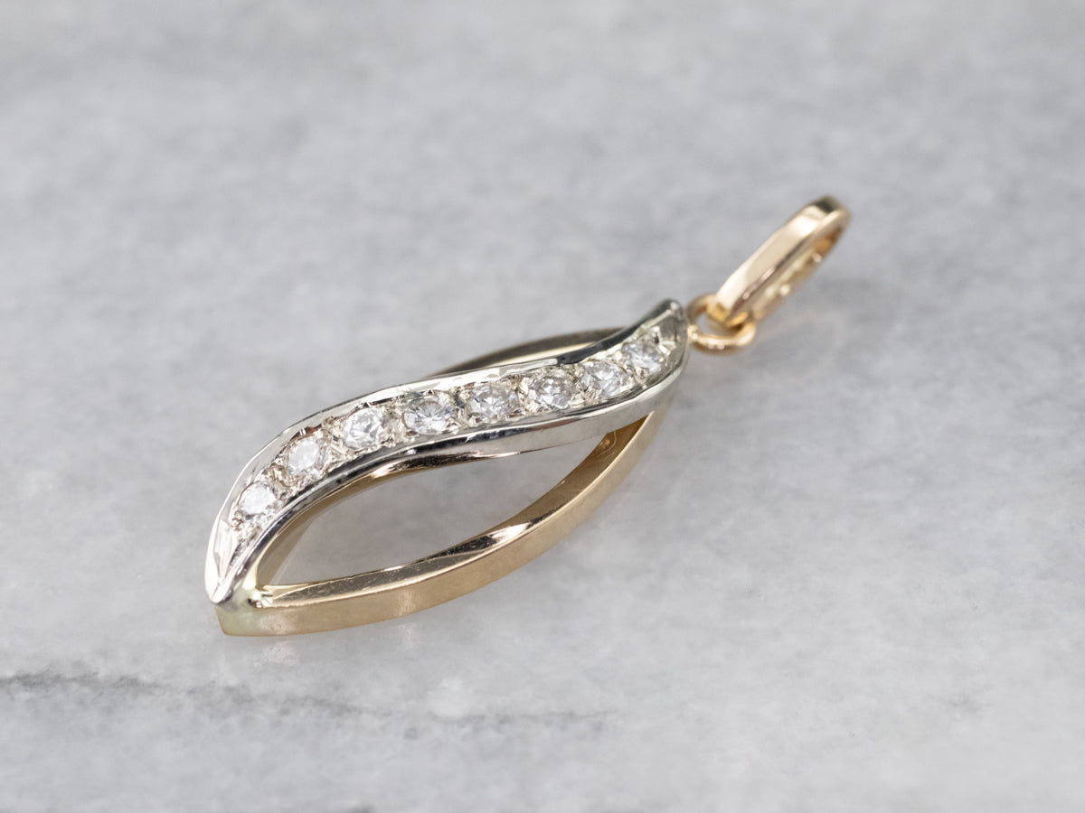 Colgante moderno de oro de dos tonos con diamantes