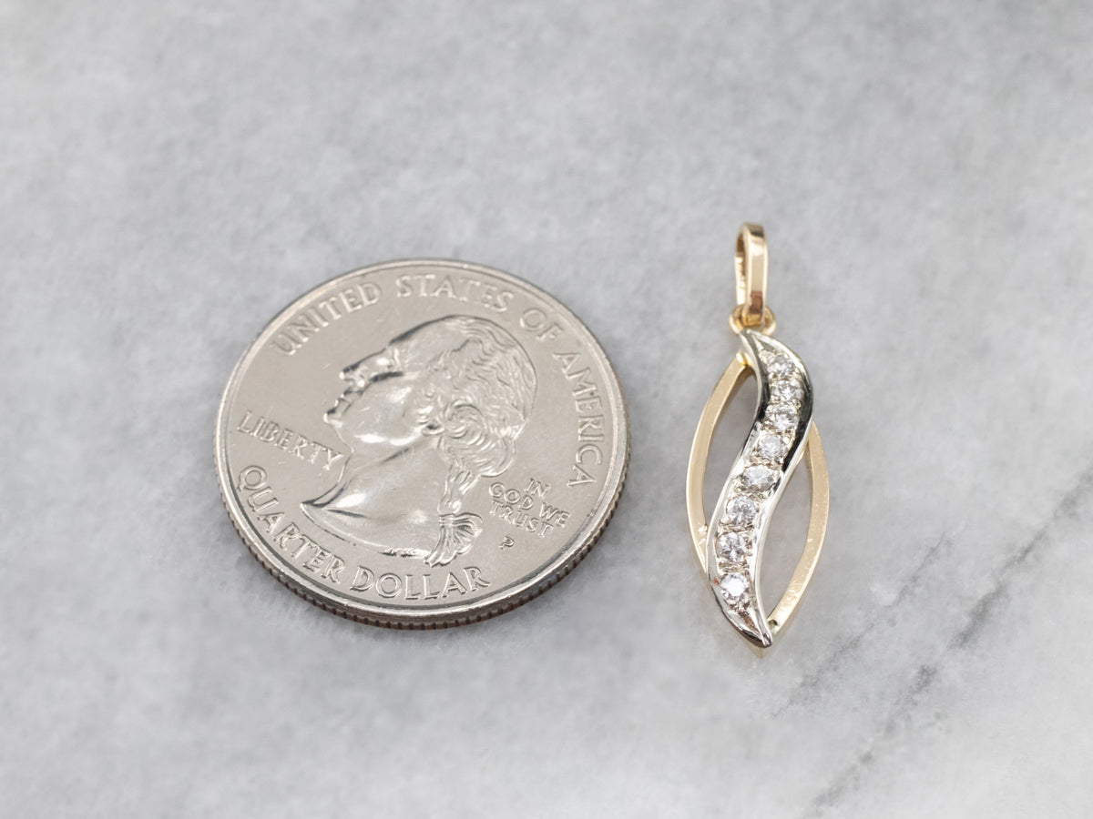 Colgante moderno de oro de dos tonos con diamantes