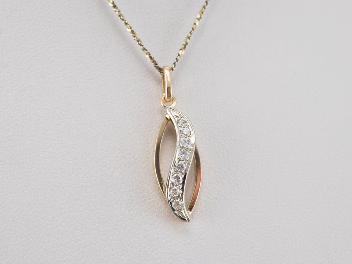 Colgante moderno de oro de dos tonos con diamantes