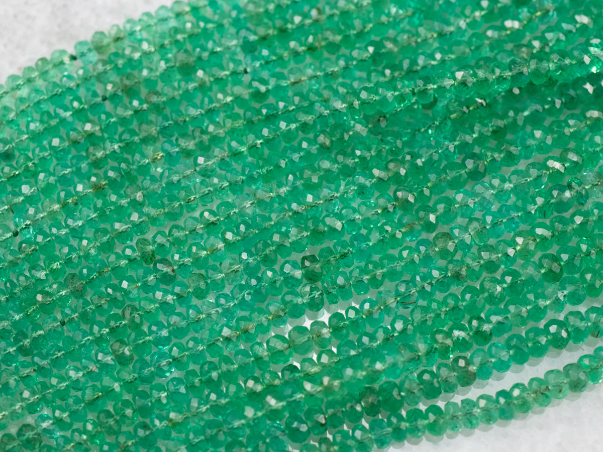 High Quality Beaded Emerald Necklace with Platinum and Diamonds