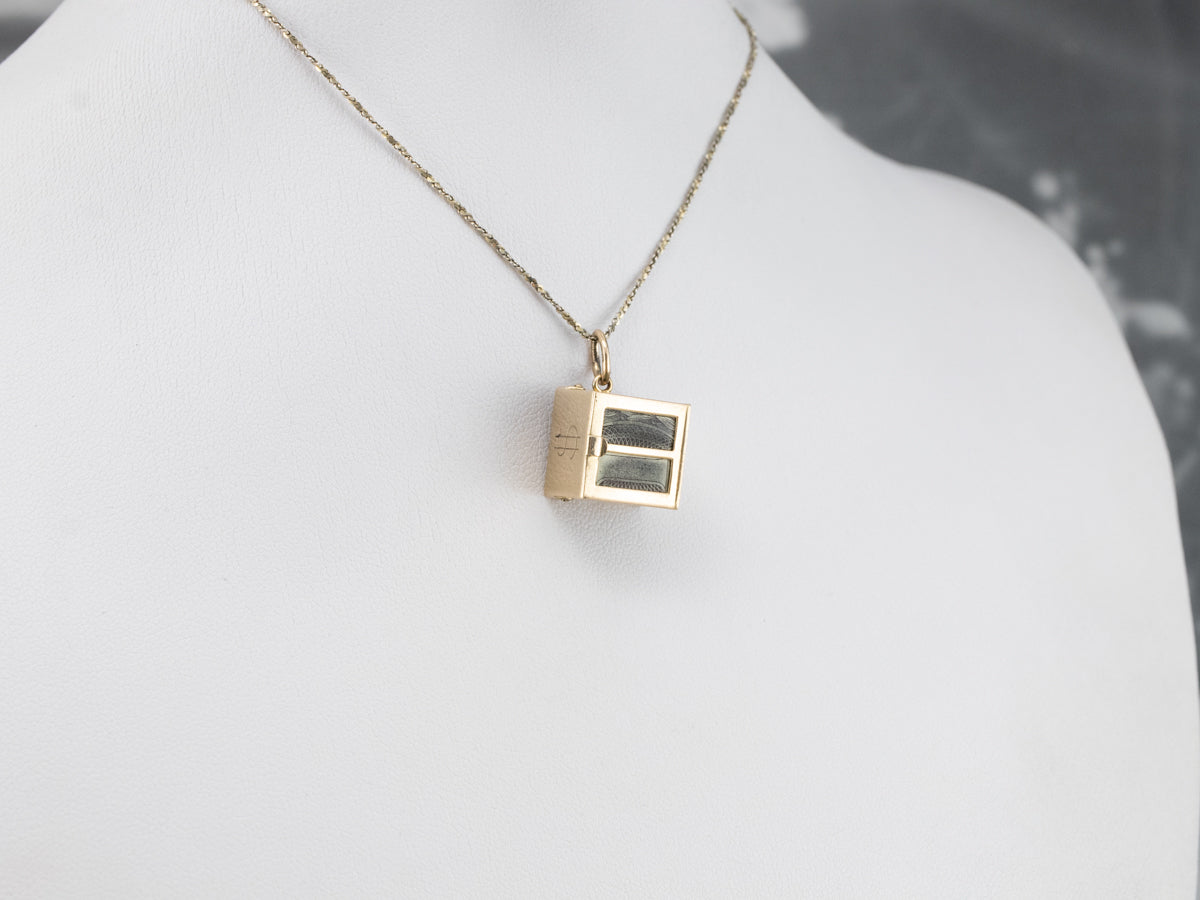 Vintage Mad Money Charm in Yellow Gold