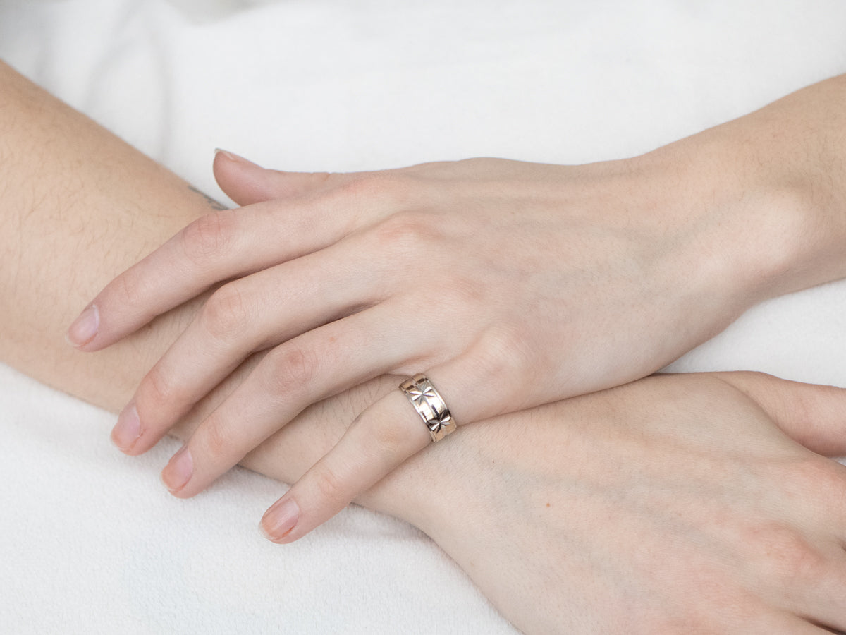 Two Tone Gold Star Patterned Band Ring