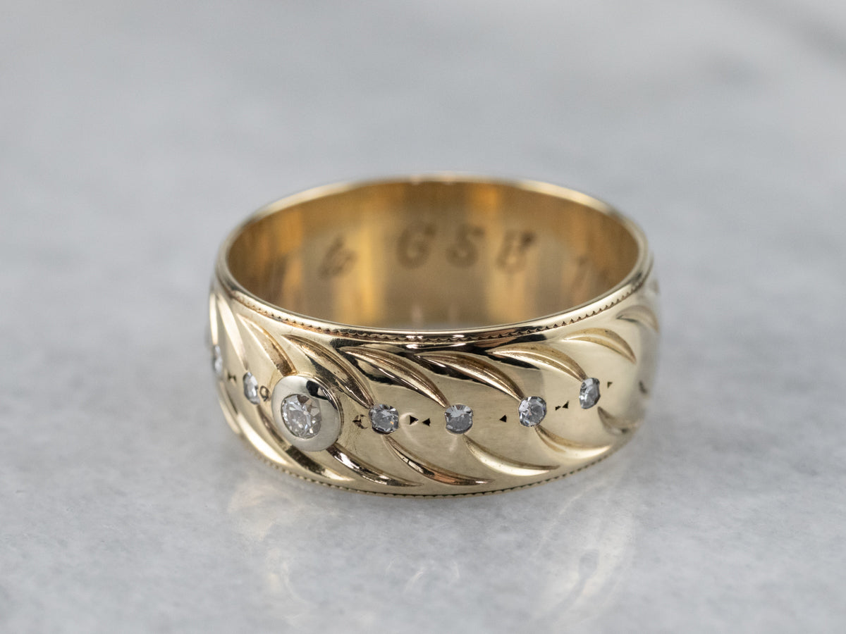 Unisex Diamond Patterned Gold Band