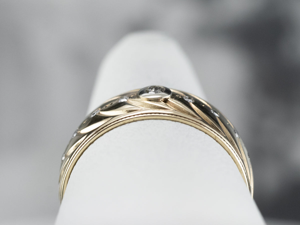 Unisex Diamond Patterned Gold Band
