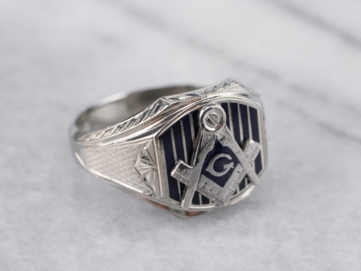 Anillo masónico de esmalte Art Déco de oro blanco