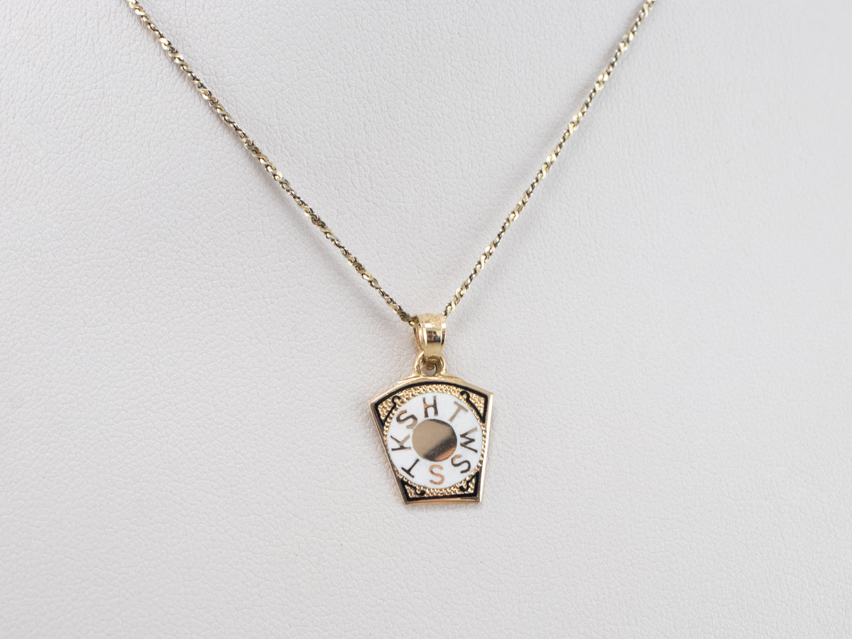 Colgante de oro esmaltado del Arco Real de piedra angular masónica