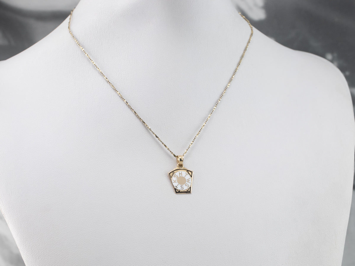 Colgante de oro esmaltado del Arco Real de piedra angular masónica