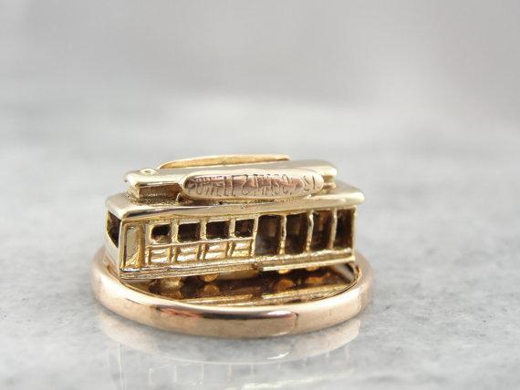 Powerll & Mason Street, Vintage Cable Car and Turntable