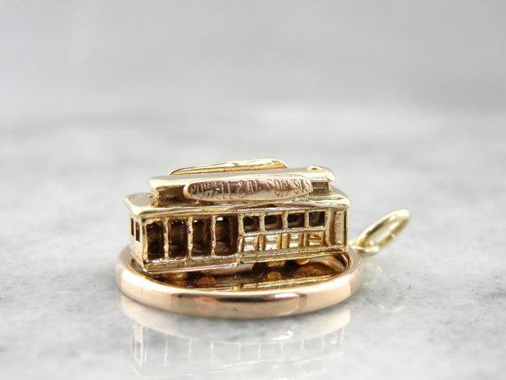 Powerll & Mason Street, Vintage Cable Car and Turntable